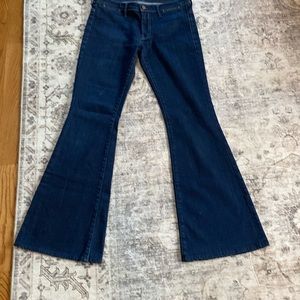 MOTHER Denim The Curfew Plain Jane & the Hot Shot Flare Leg Jeans